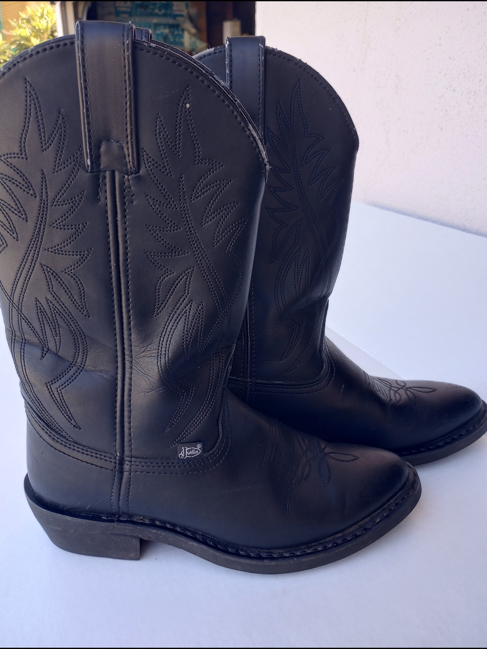 Justin Black Leather Western Cowboy Boots. Size 7 D